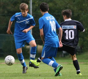 u15e